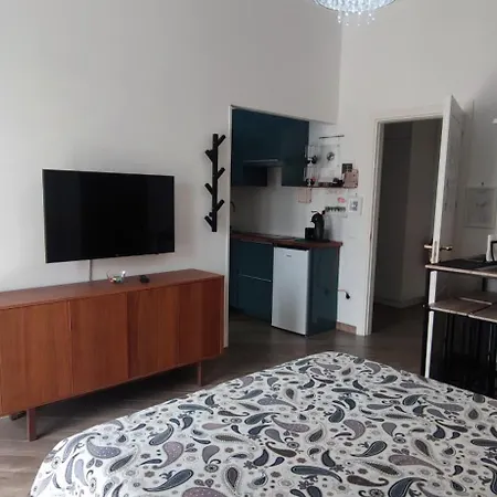 Maison Lumiere Σαλέρνο